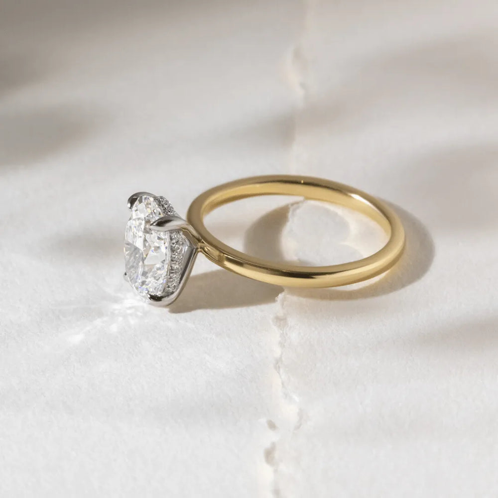 Oval Cut Labgrown Engagement Ring