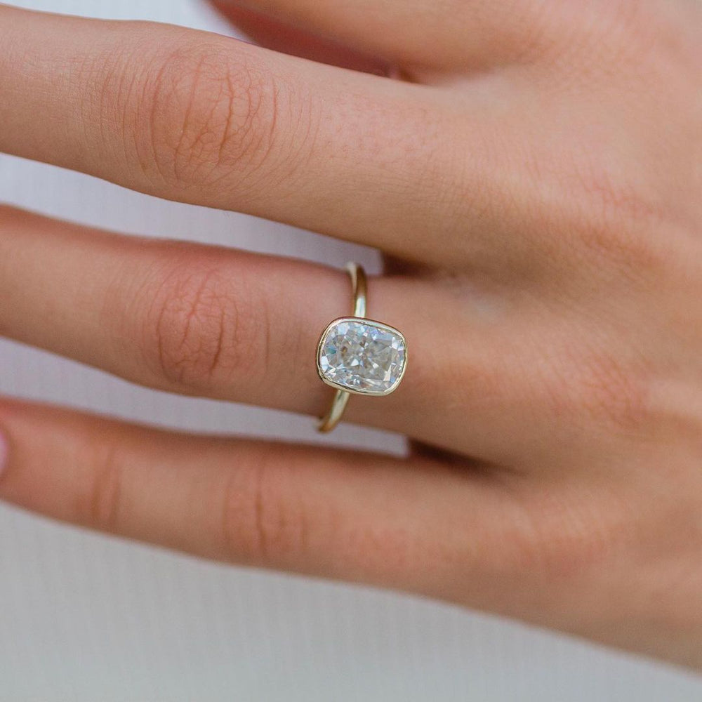 Cushion Cut Labgrown Engagement Ring