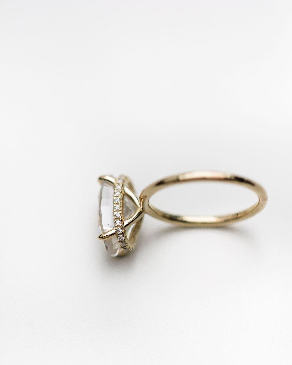 Oval Cut Labgrown Engagement Ring