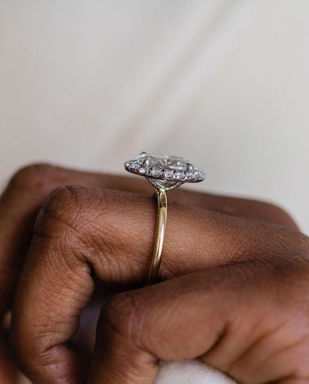 Oval Cut Labgrown Engagement Ring
