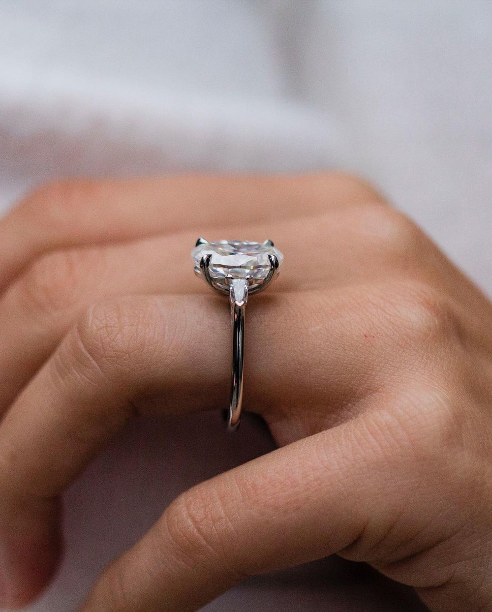 Oval Cut Labgrown Engagement Ring