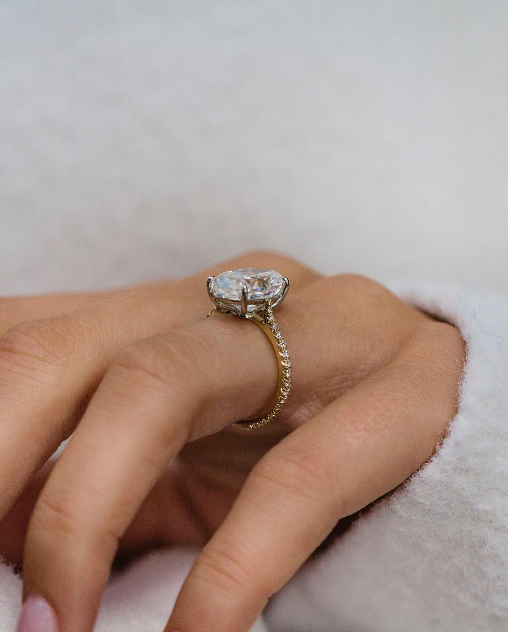 Oval Cut Labgrown Engagement Ring