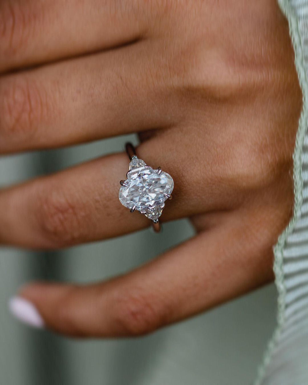 Oval Cut Labgrown Engagement Ring