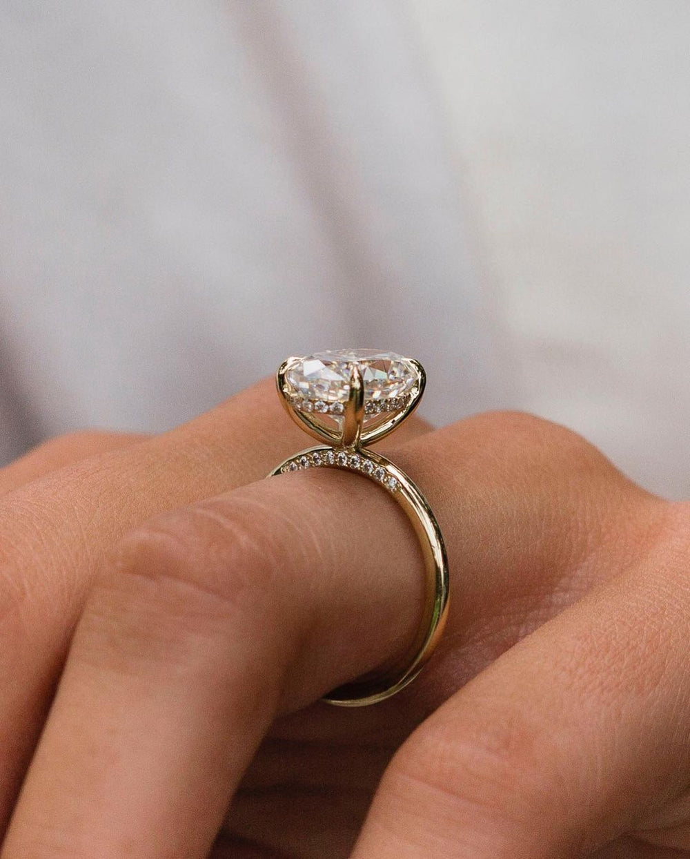 Oval Cut Labgrown Engagement Ring