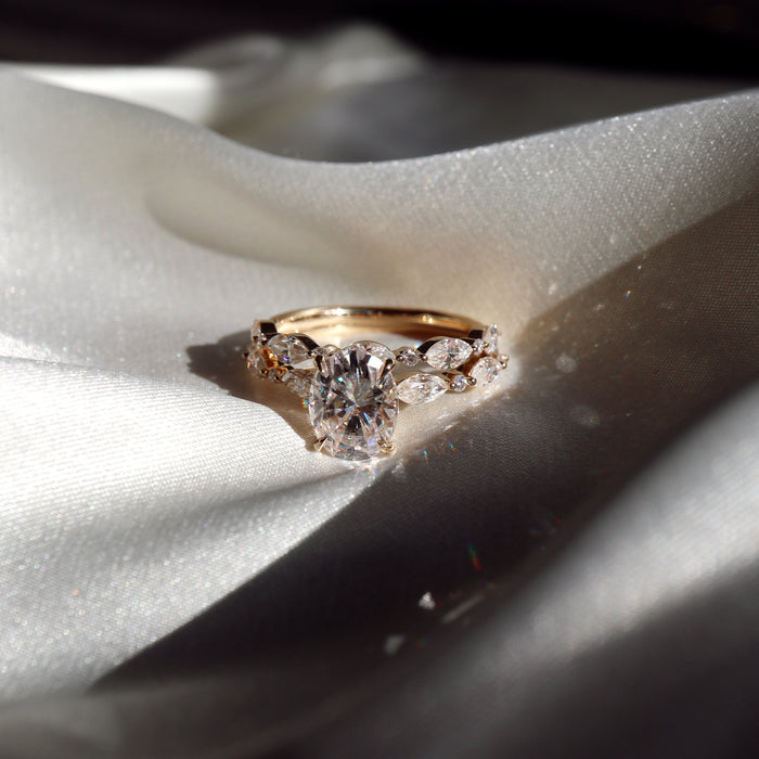 Bridal Set Oval Cut Labgrown Engagement Ring