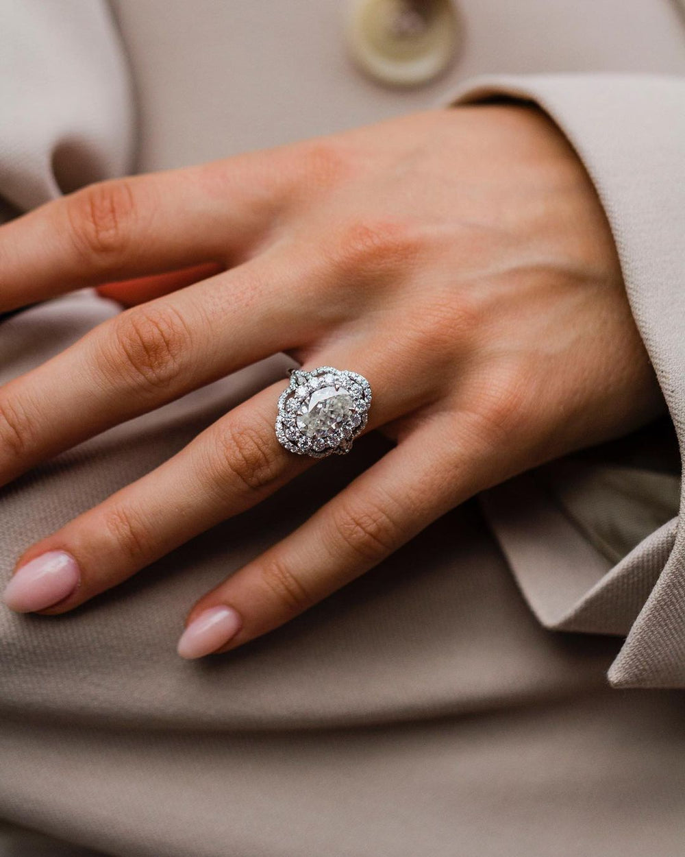 Oval Cut Labgrown Ring