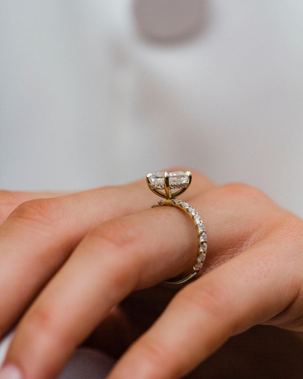 Oval Cut Labgrown Engagement Ring