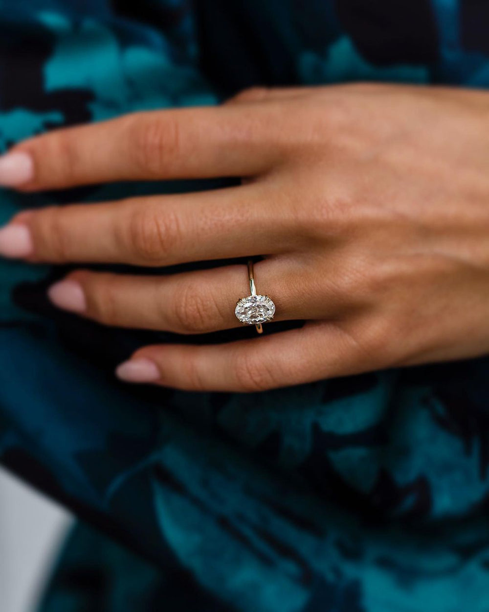 Oval Cut Labgrown Engagement Ring