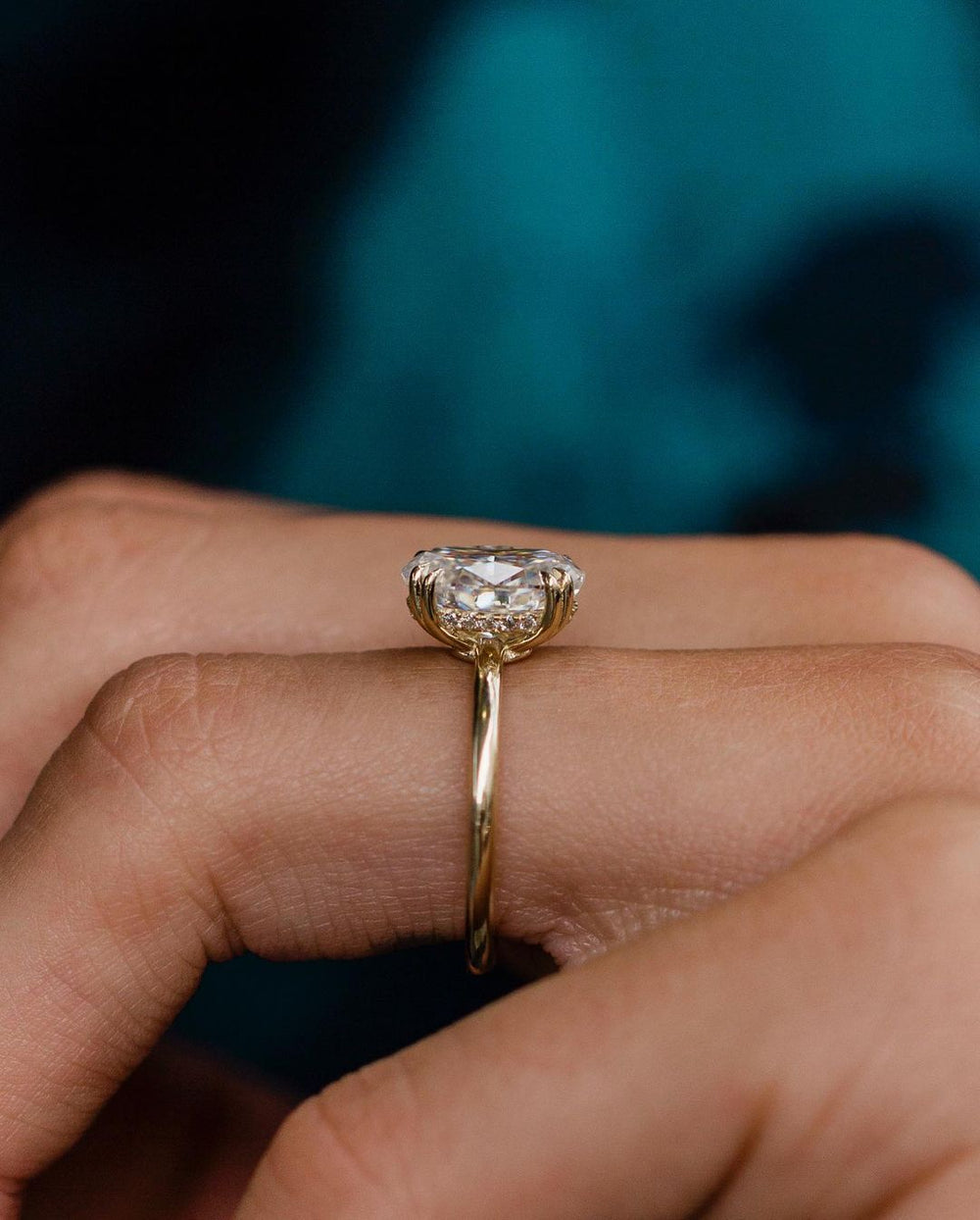 Oval Cut Labgrown Engagement Ring