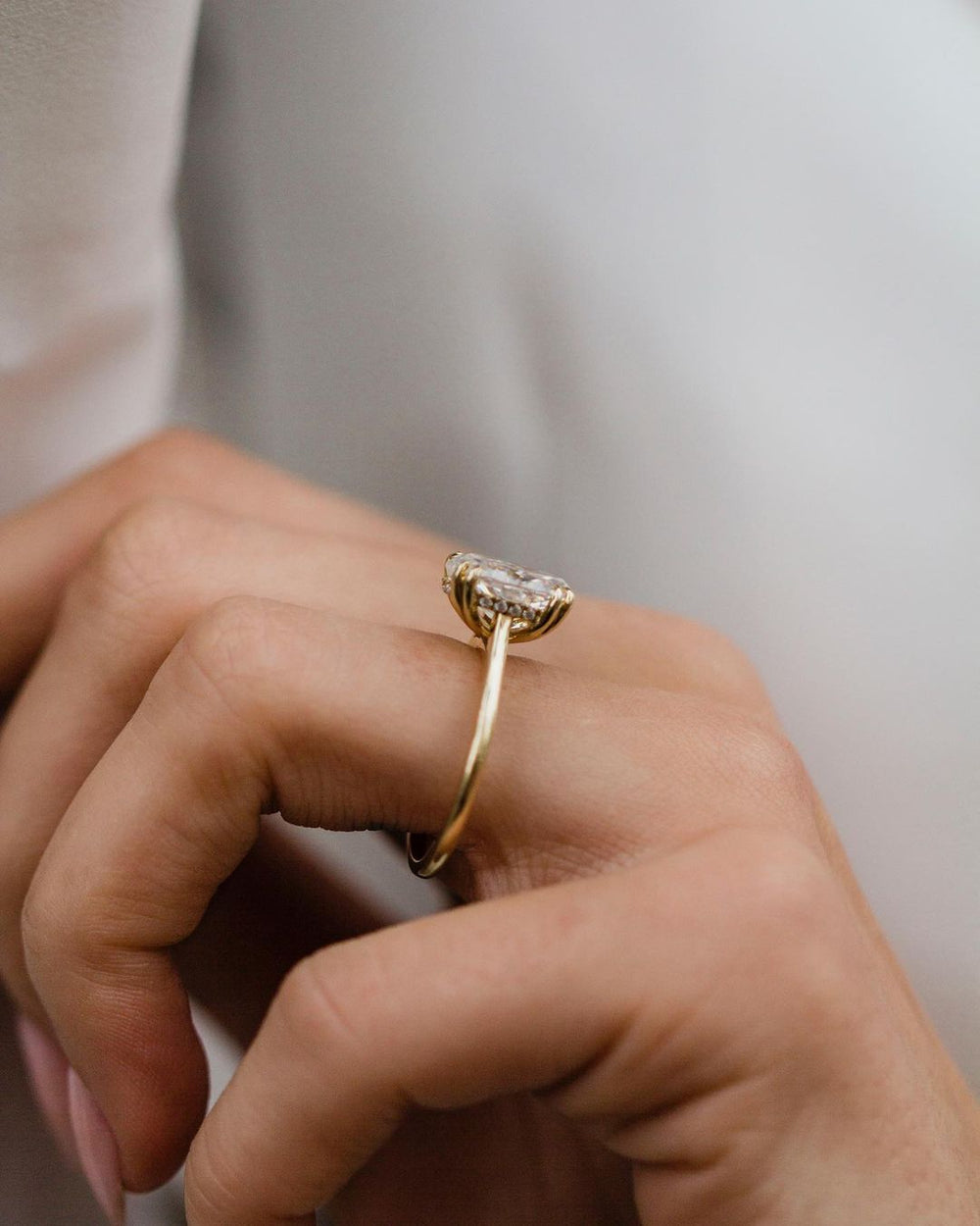 Oval Cut Labgrown Engagement Ring