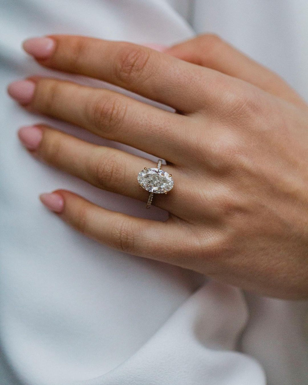 Oval Cut Labgrown Engagement Ring