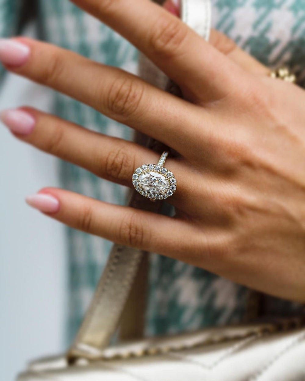Oval Cut Labgrown Engagement Ring