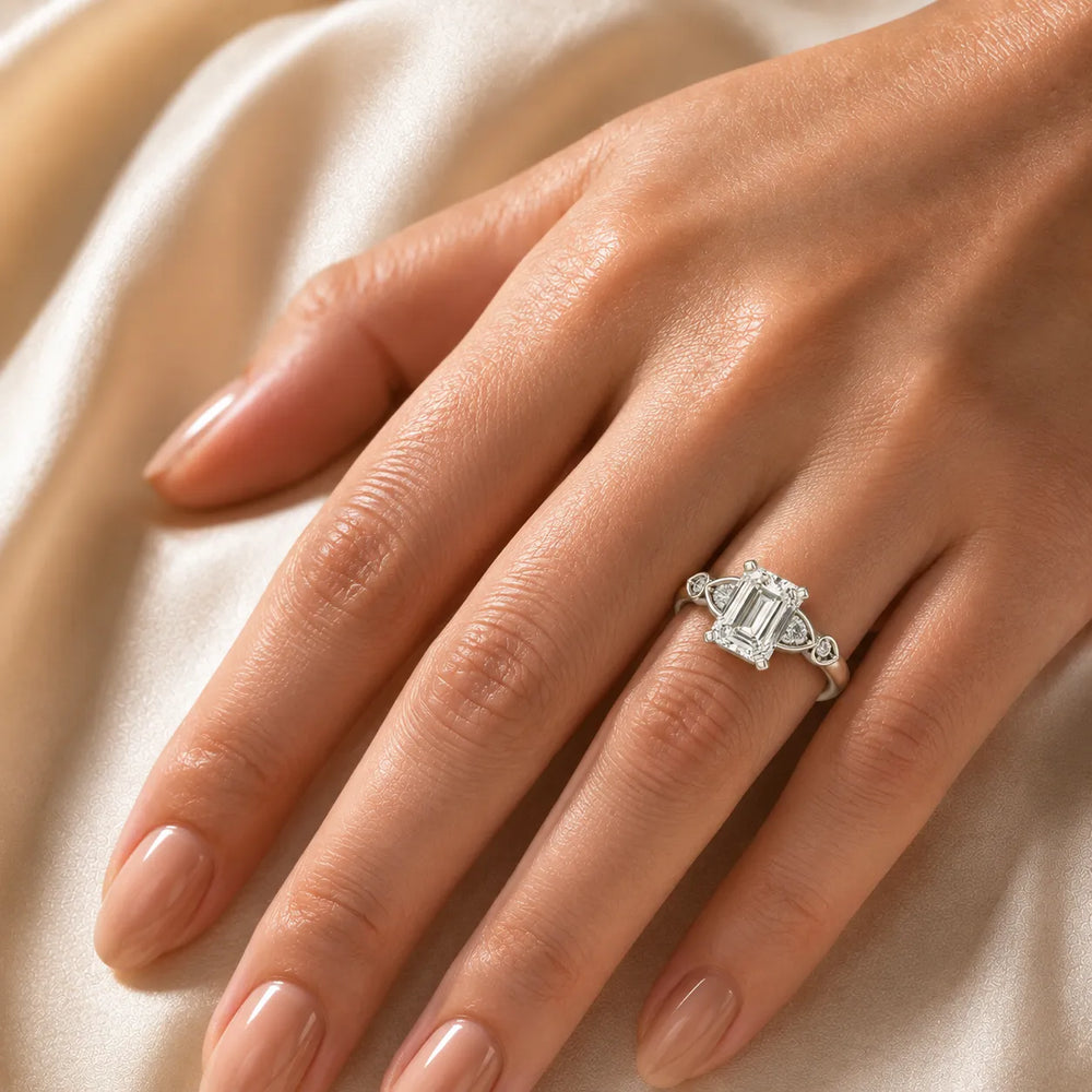 Classic Solitaire Ring with Vintage-Inspired Accent Details