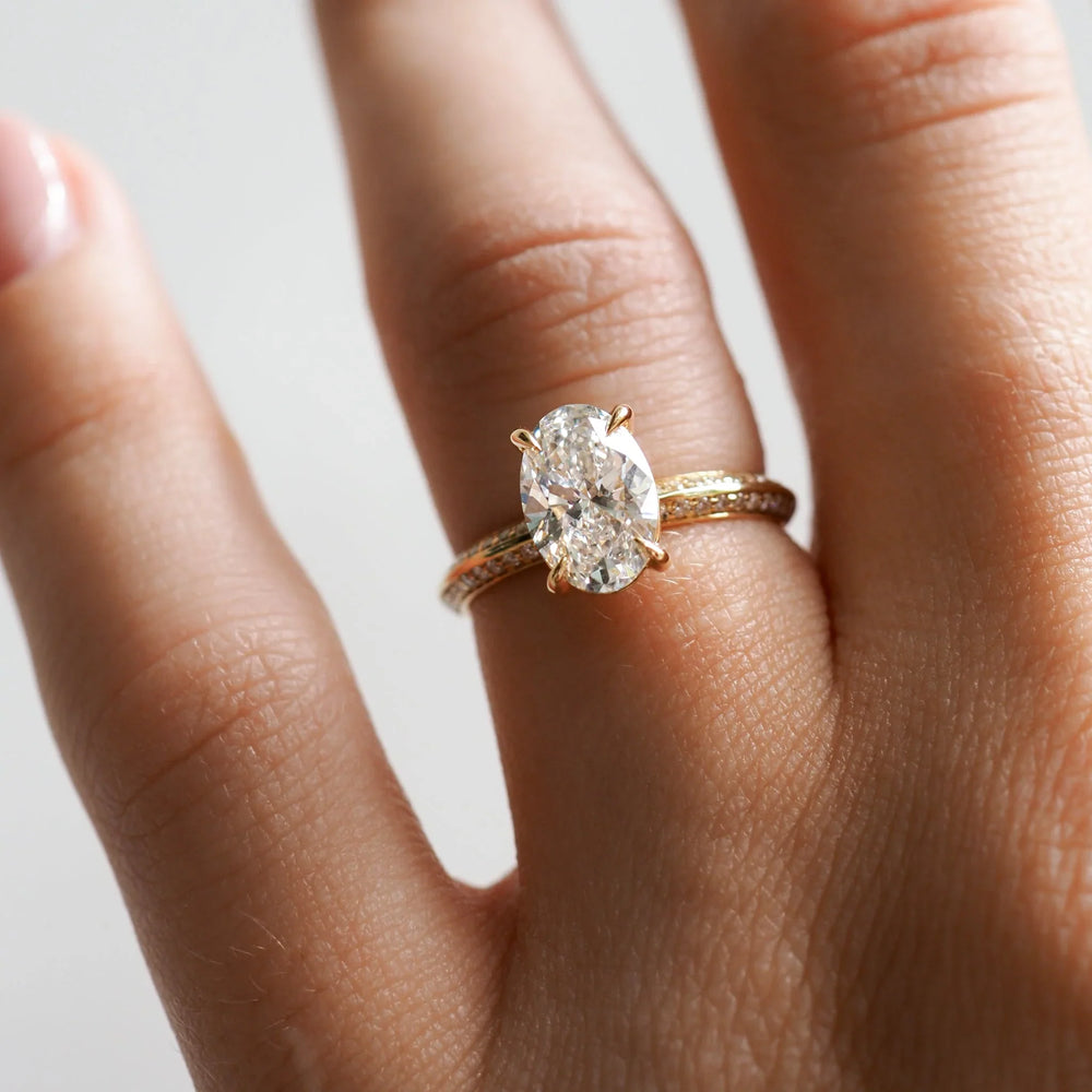 Oval Cut Labgrown Engagement Ring