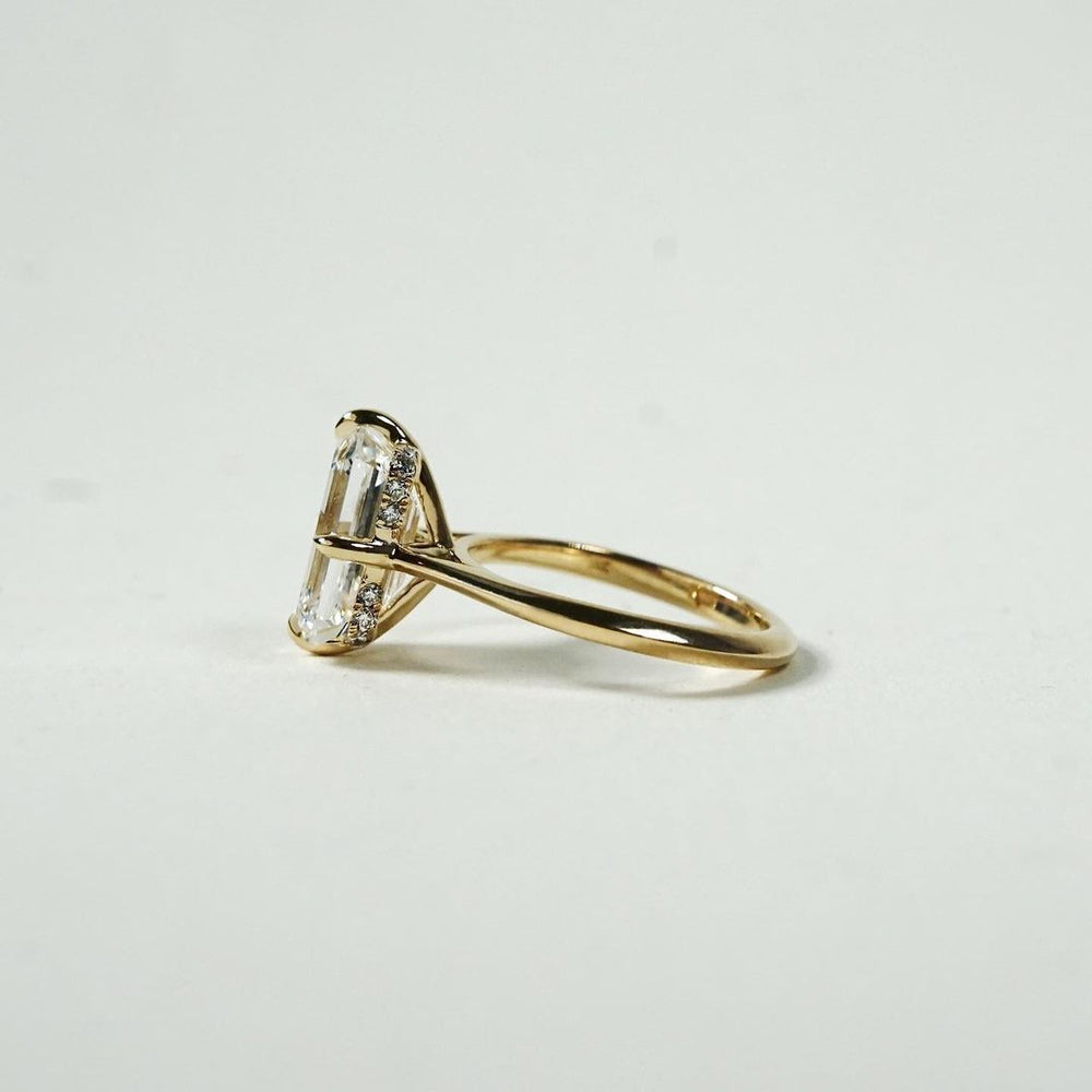 Emerald Cut Labgrown Engagement Ring