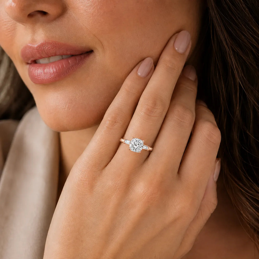 Emerald Elegance Ring with Customize baguette