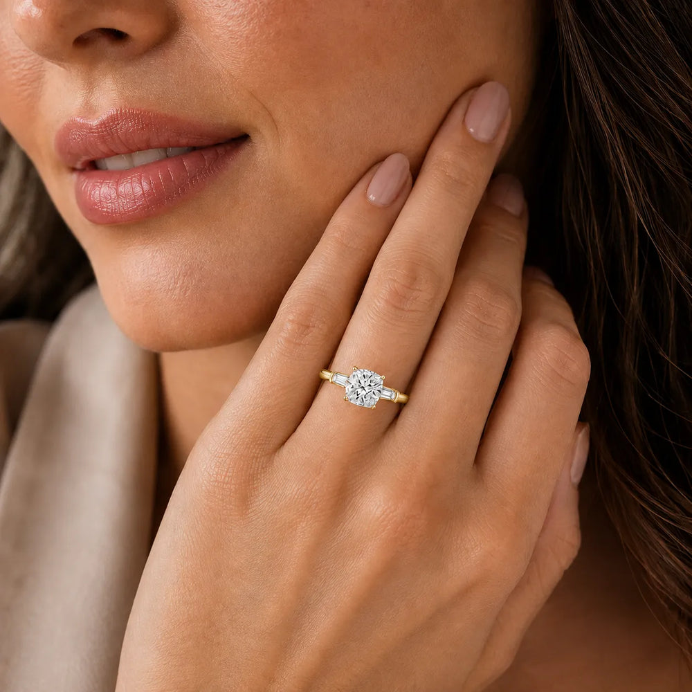 Emerald Elegance Ring with Customize baguette