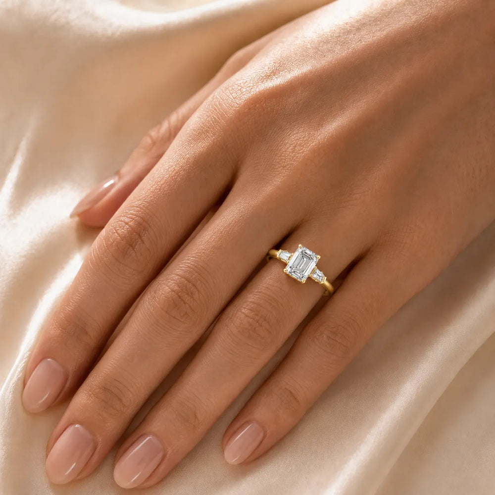 Emerald Elegance Ring with Customize baguette