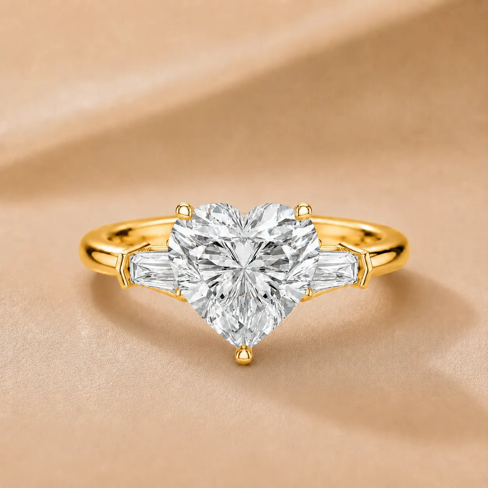 Emerald Elegance Ring with Customize baguette