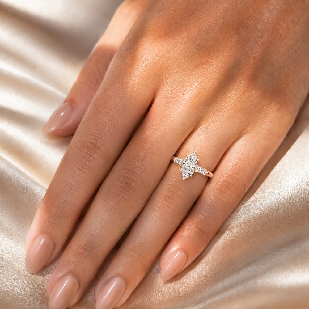 Emerald Elegance Ring with Customize baguette