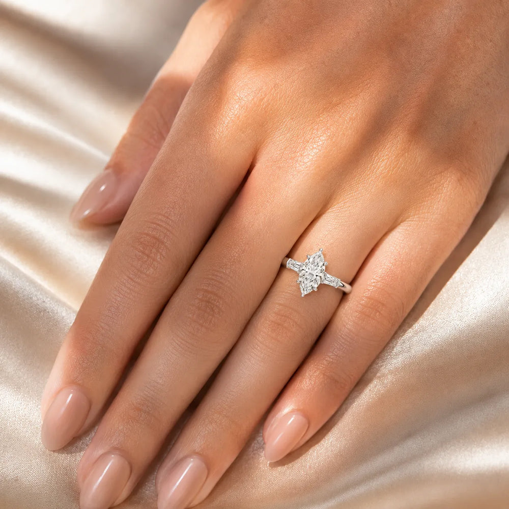 Emerald Elegance Ring with Customize baguette