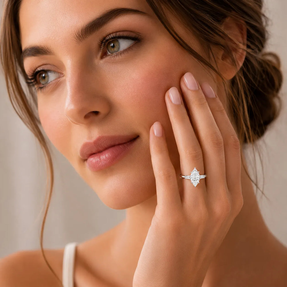 Emerald Elegance Ring with Customize baguette