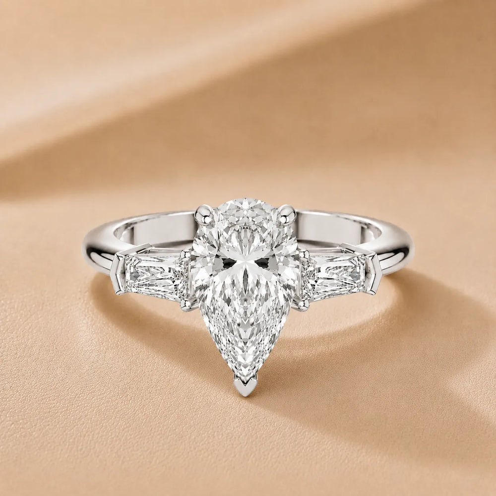 Emerald Elegance Ring with Customize baguette