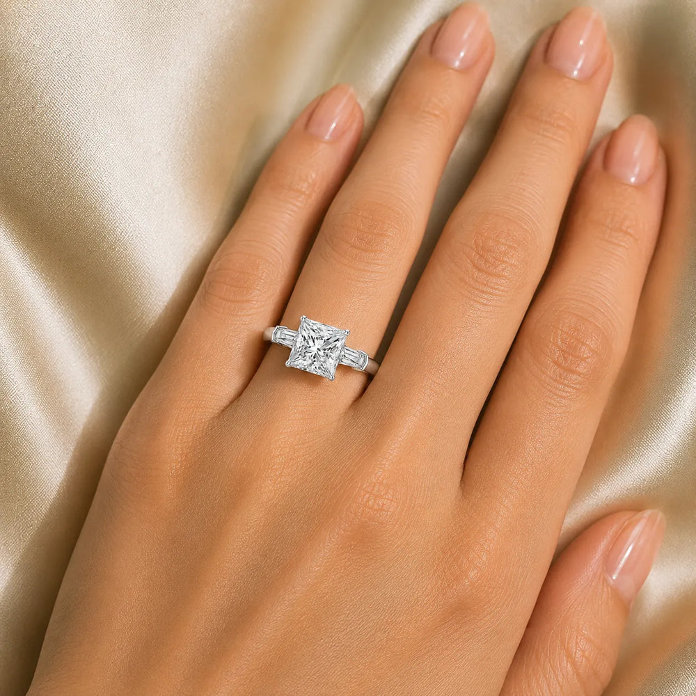 Emerald Elegance Ring with Customize baguette