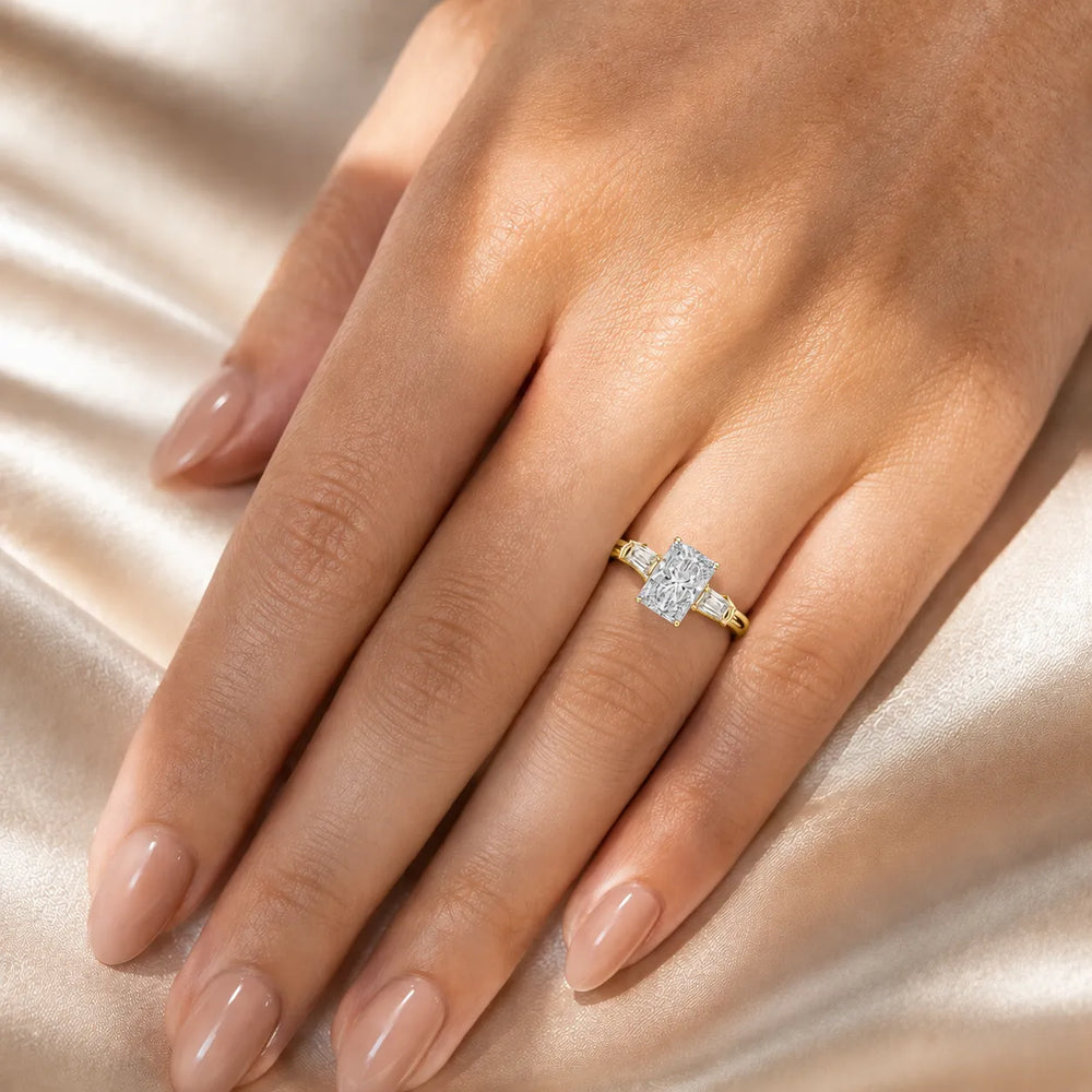 Emerald Elegance Ring with Customize baguette