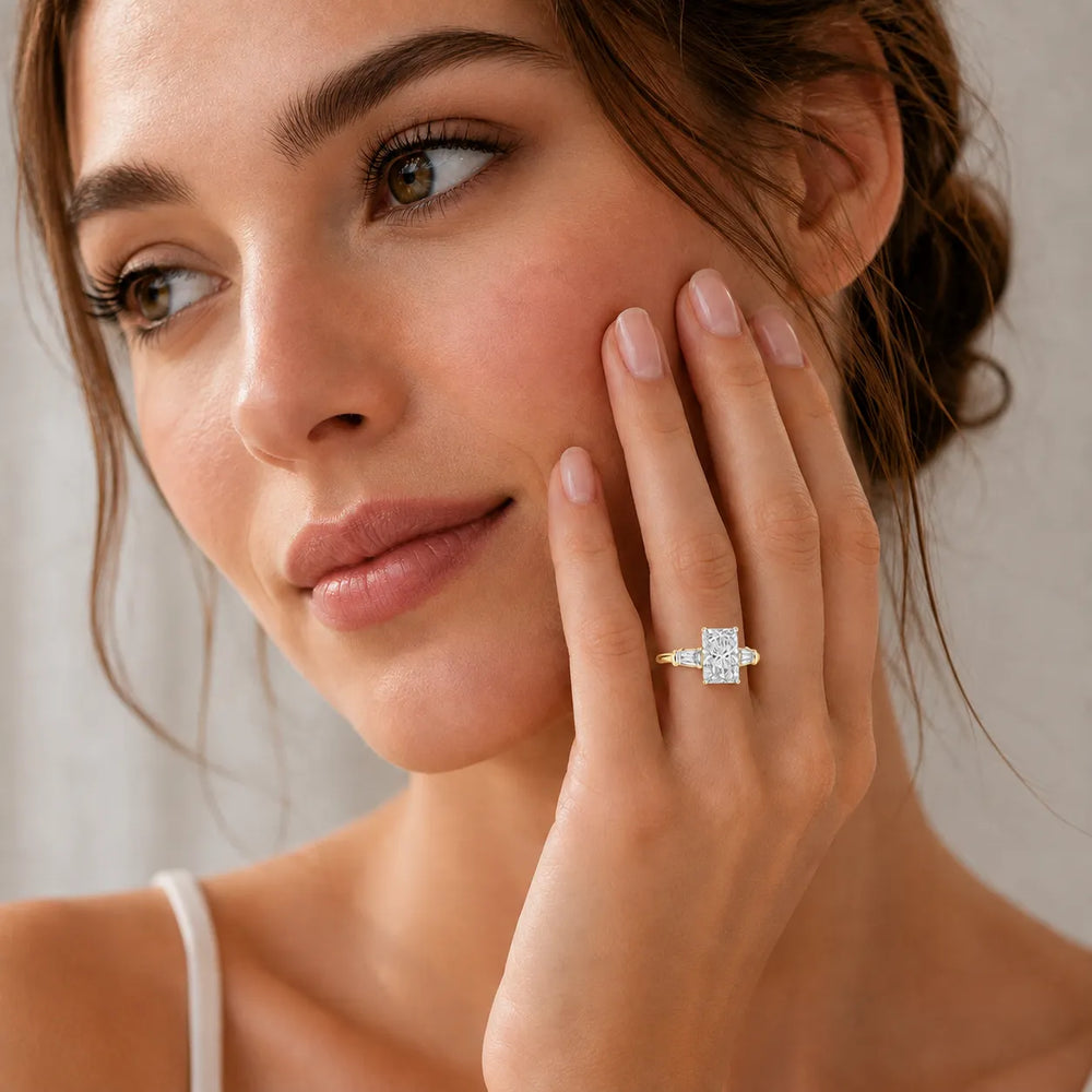 Emerald Elegance Ring with Customize baguette