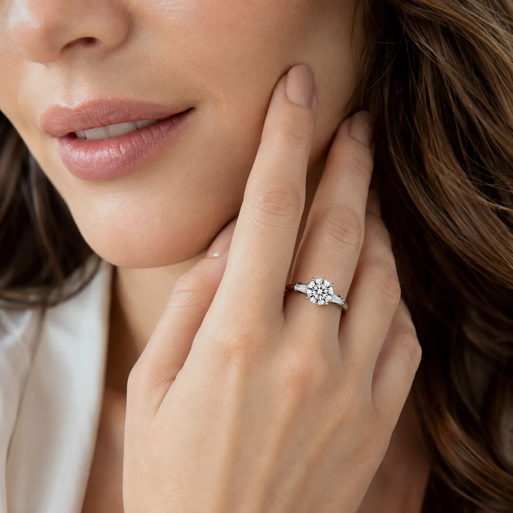 Emerald Elegance Ring with Customize baguette