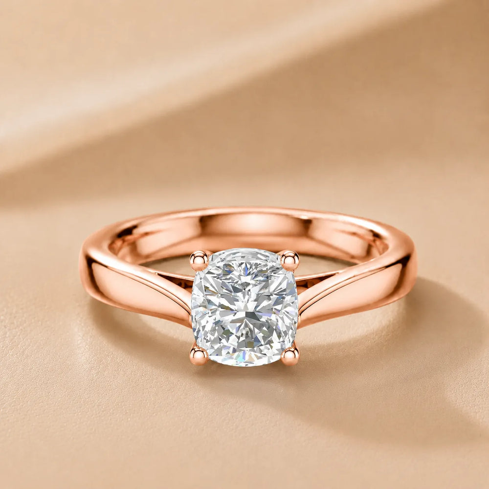 Elegant Solitaire Ring with Classic Four-Prong Setting