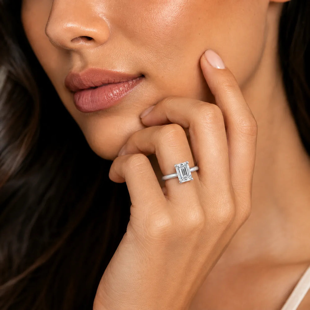 Elegant Solitaire Ring with Classic Four-Prong Setting