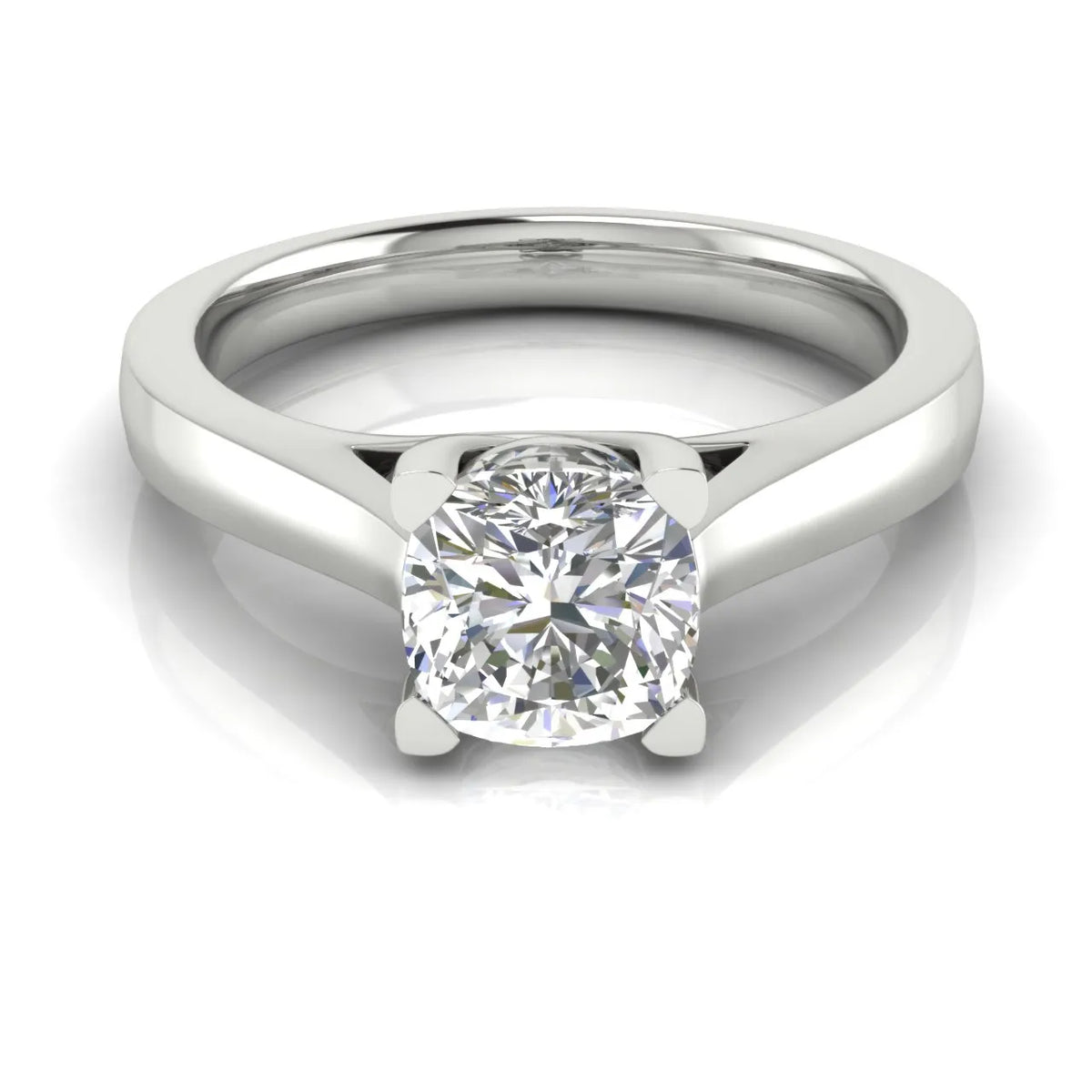 Elegant Solitaire Ring with Classic Four-Prong Setting
