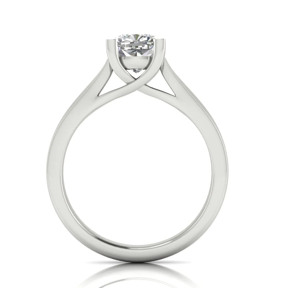 Elegant Solitaire Ring with Classic Four-Prong Setting