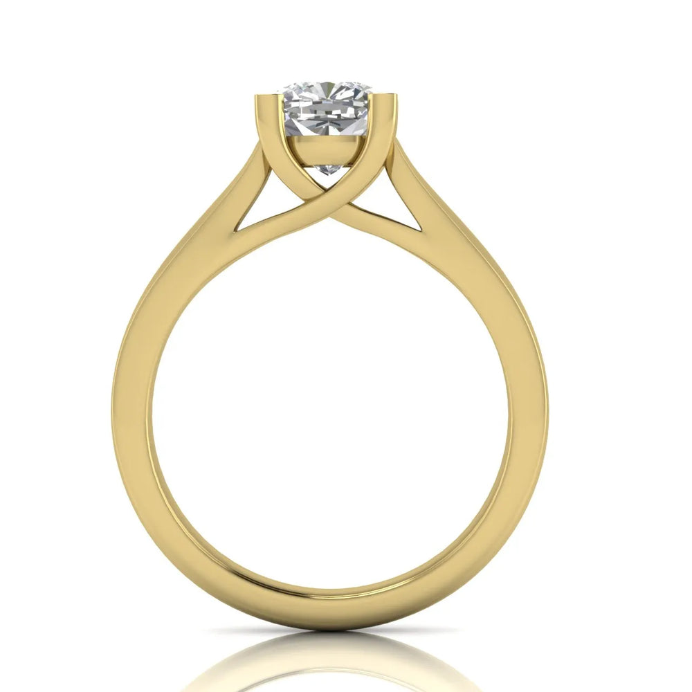 Elegant Solitaire Ring with Classic Four-Prong Setting