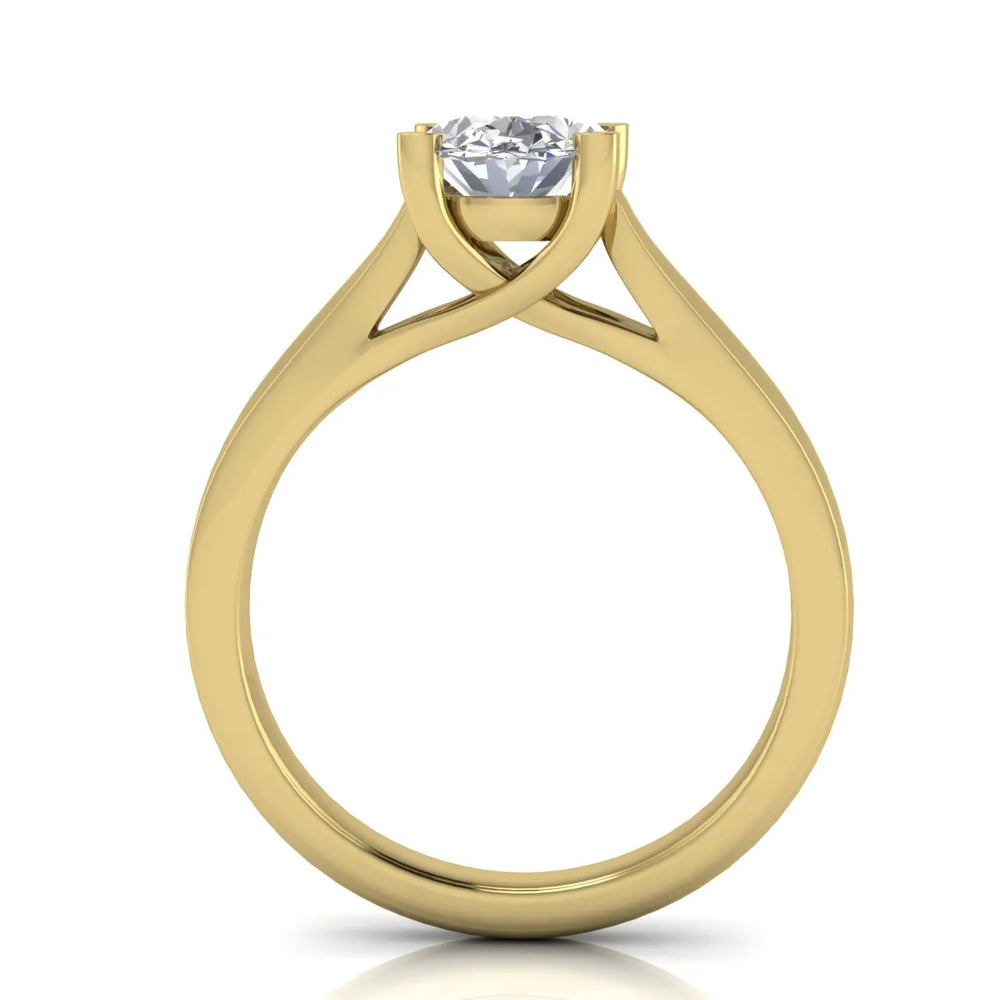 Elegant Solitaire Ring with Classic Four-Prong Setting