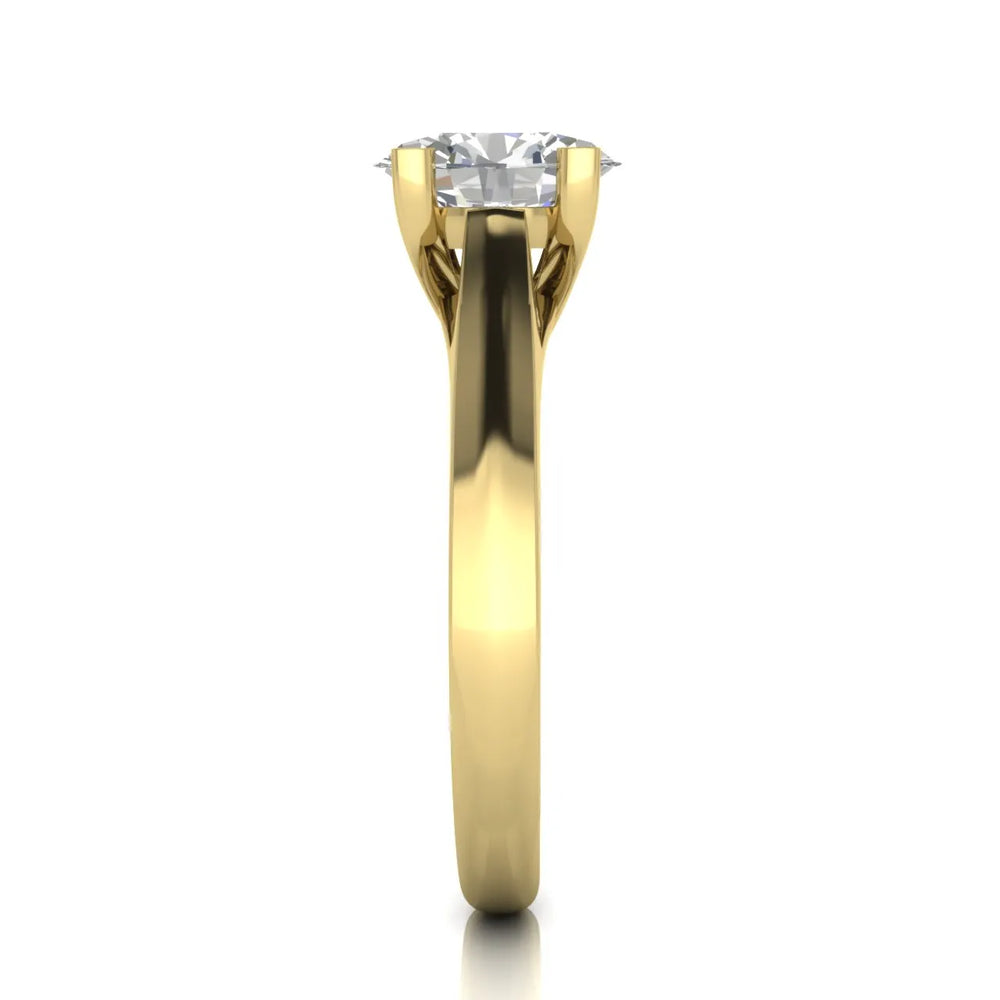 Elegant Solitaire Ring with Classic Four-Prong Setting