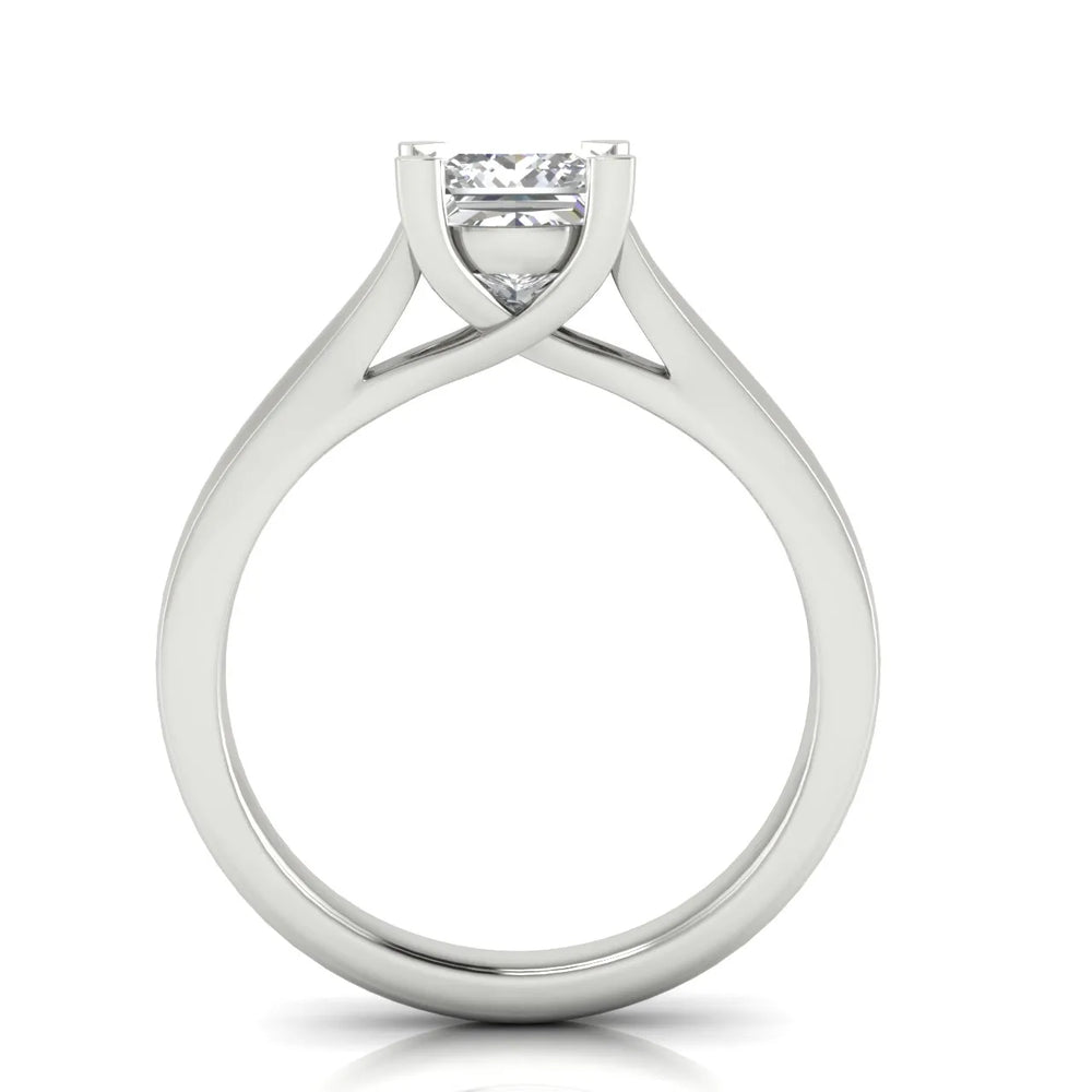 Elegant Solitaire Ring with Classic Four-Prong Setting