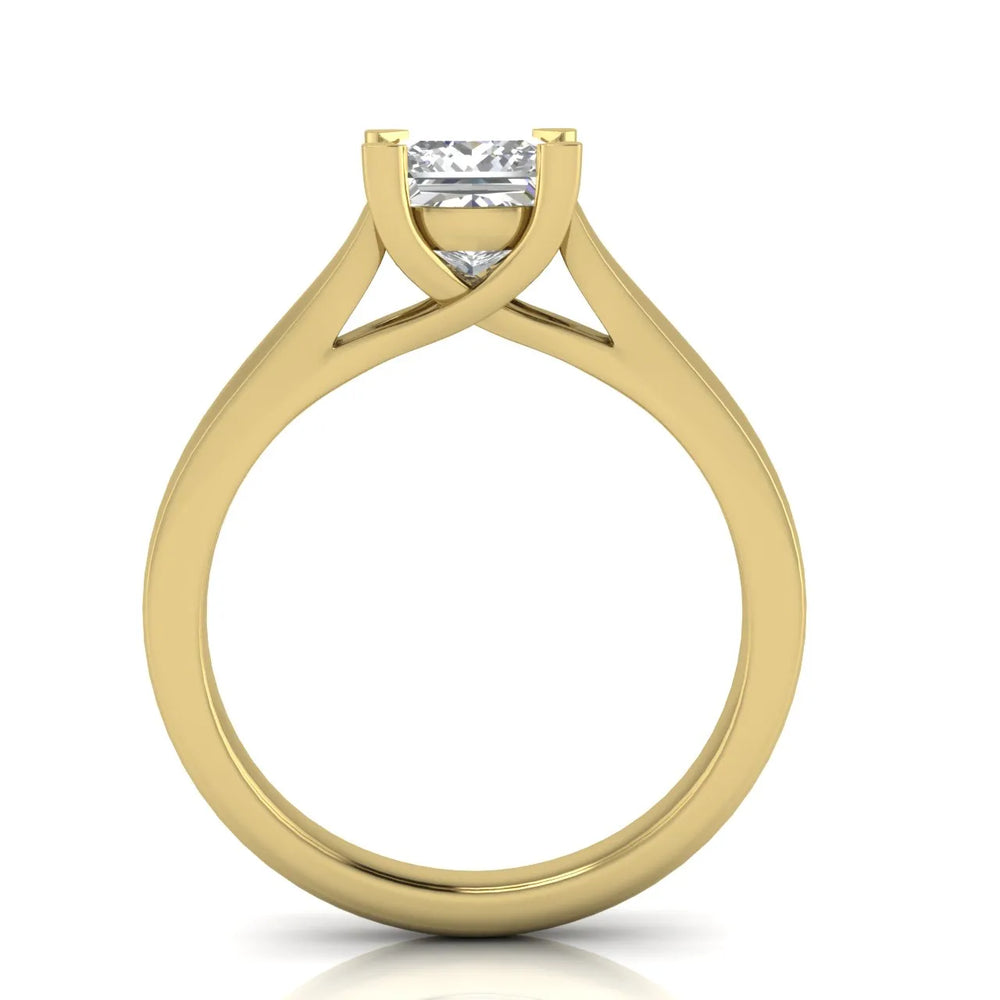 Elegant Solitaire Ring with Classic Four-Prong Setting