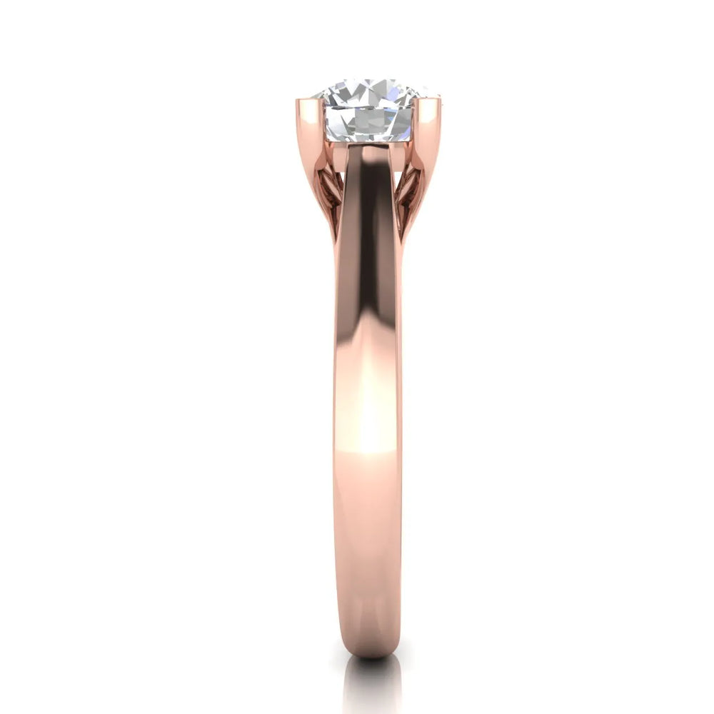 Elegant Solitaire Ring with Classic Four-Prong Setting