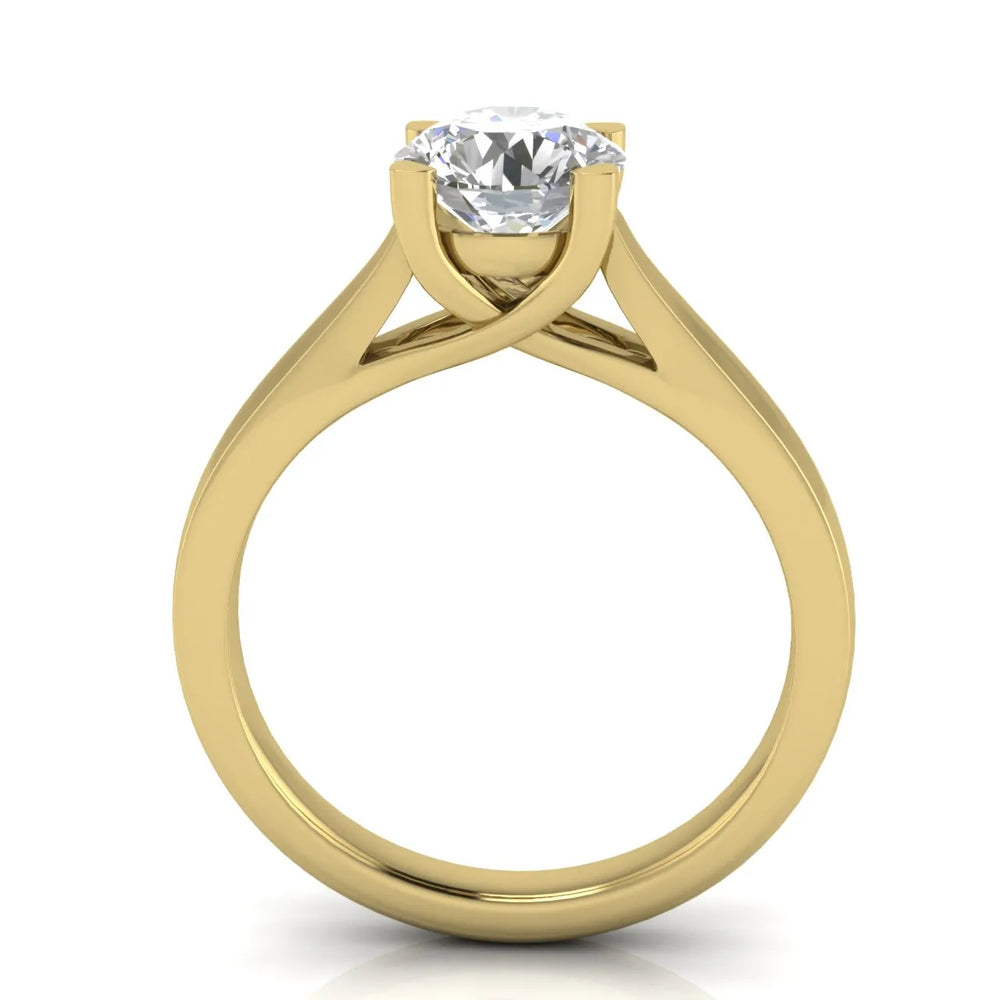 Elegant Solitaire Ring with Classic Four-Prong Setting
