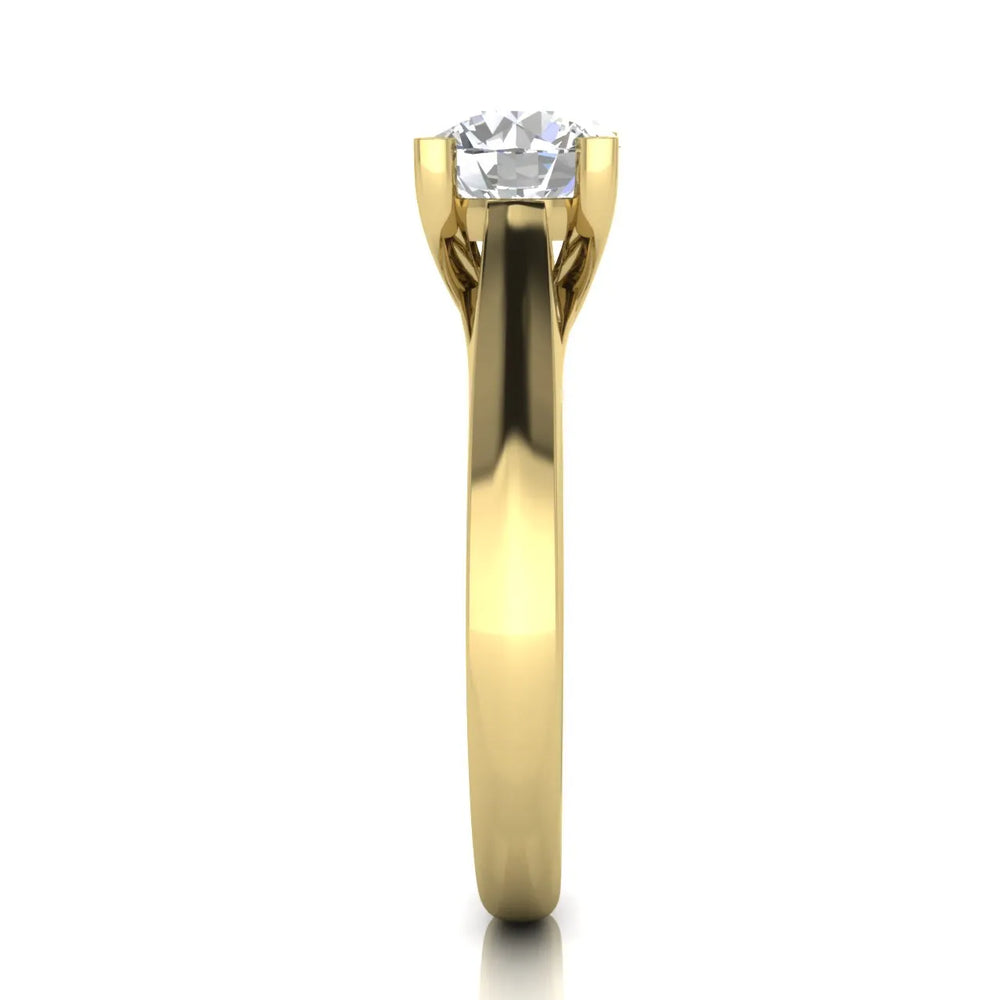 Elegant Solitaire Ring with Classic Four-Prong Setting