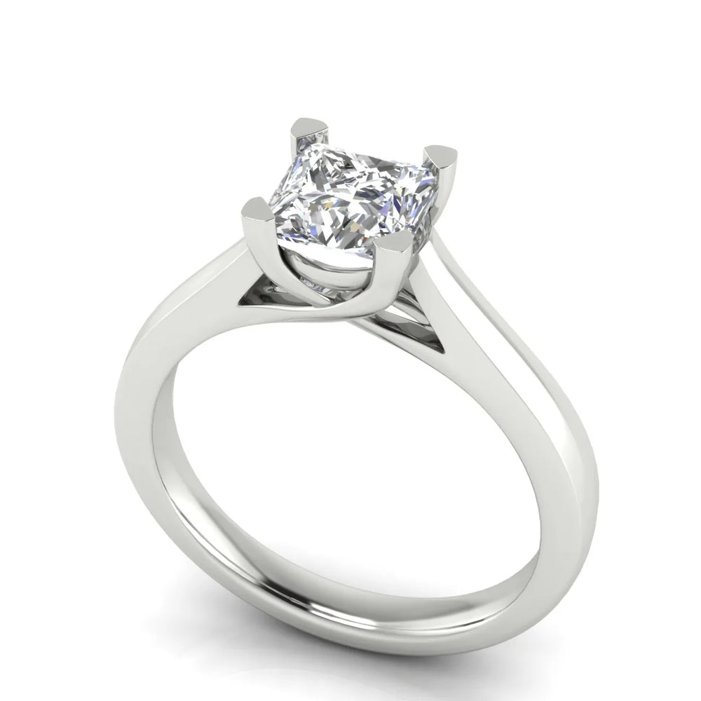 Elegant Solitaire Ring with Classic Four-Prong Setting