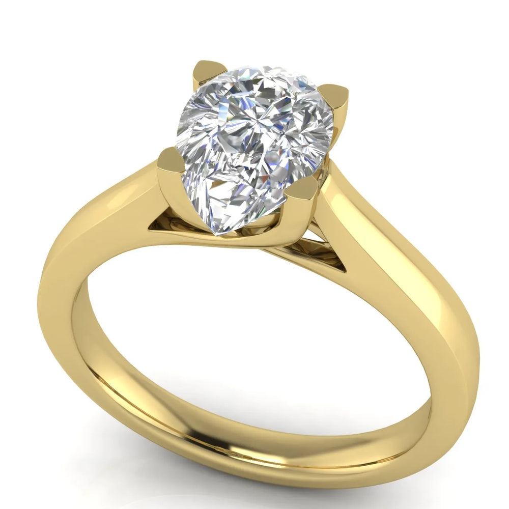 Elegant Solitaire Ring with Classic Four-Prong Setting