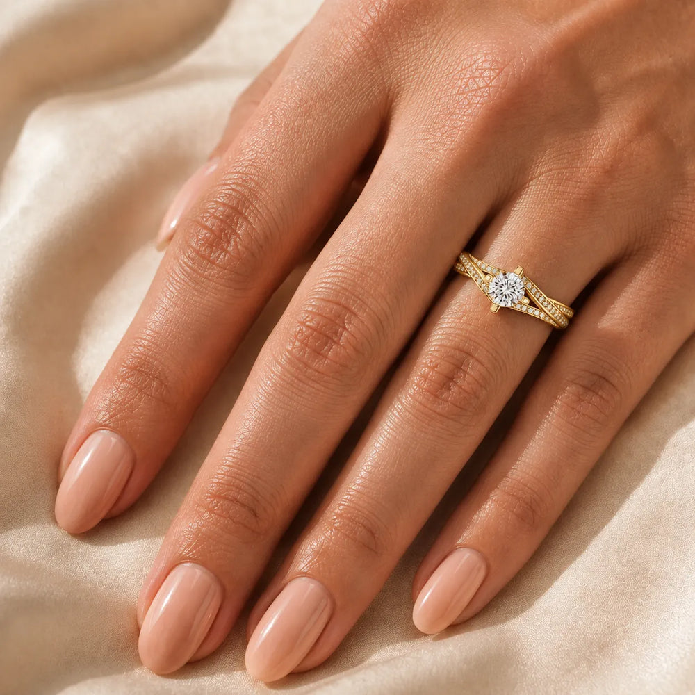 Eternal Embrace Solitaire Ring With Round Diamond