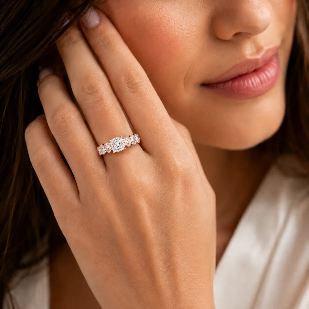 The Everlasting Grace Ring with Oval Diamond