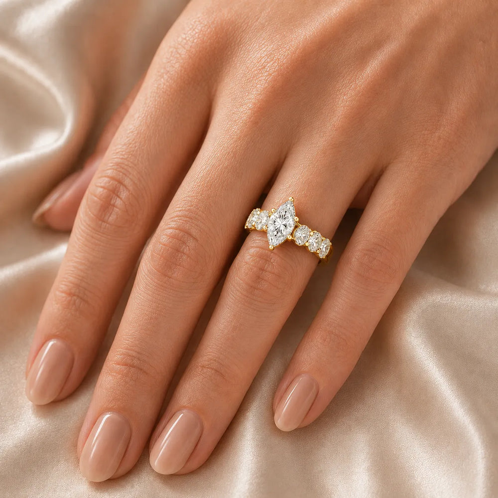 The Everlasting Grace Ring with Oval Diamond