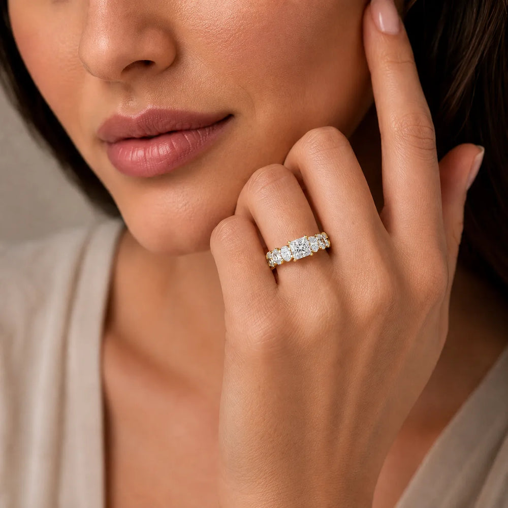 The Everlasting Grace Ring with Oval Diamond