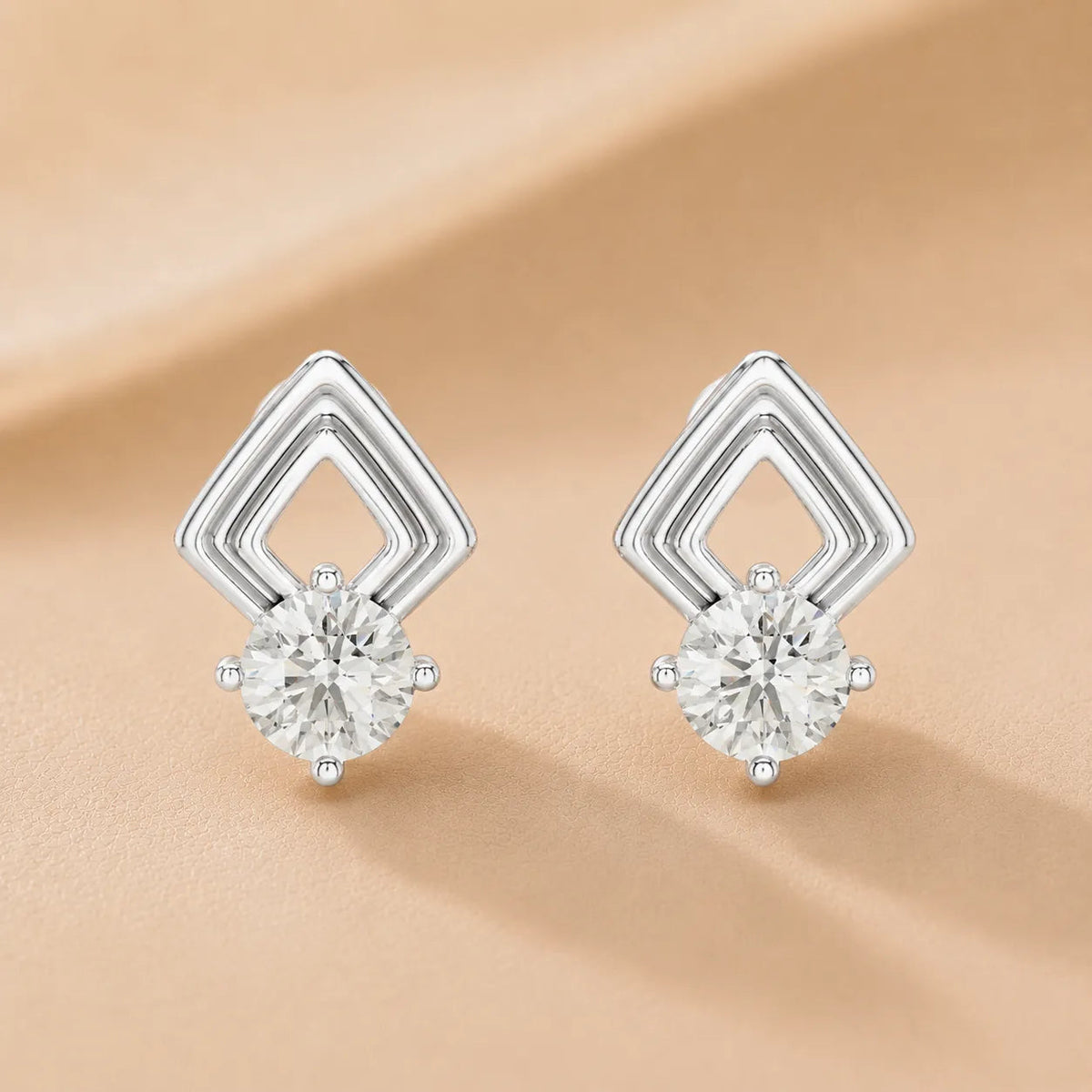 The Diamond Horizon Studs earring – Round (925 Sterling Silver)